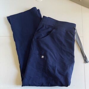 Figs Kade Cargo Pants in Navy